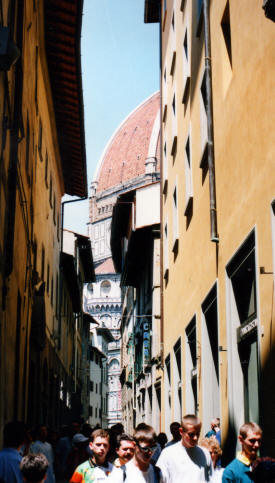 Florence crowded with tourists Florence is to be sahred and dorothy Bell was there to share it with me More Italy Photography -  Florence, Rome, Venice,  Ancient Roman towns ...photography by Bill Bell